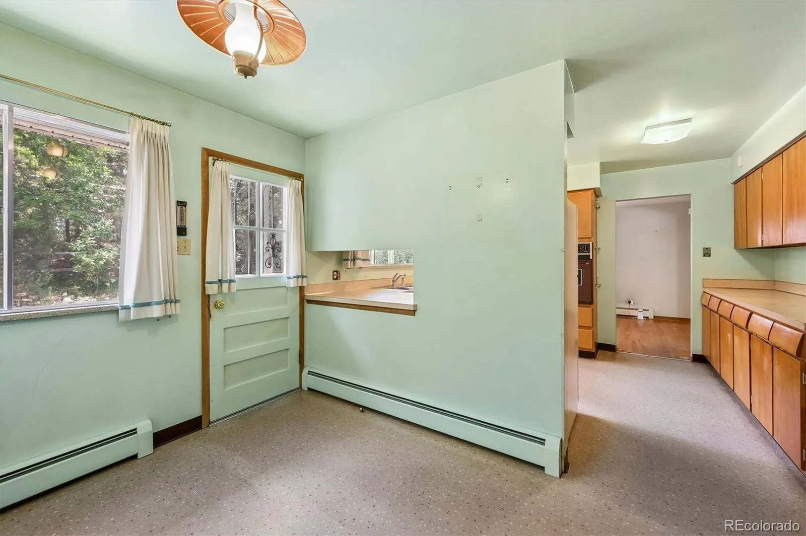 6408 S Acoma Street Littleton CO 80120 MLS #REC7536720 07092026040252 1600 13