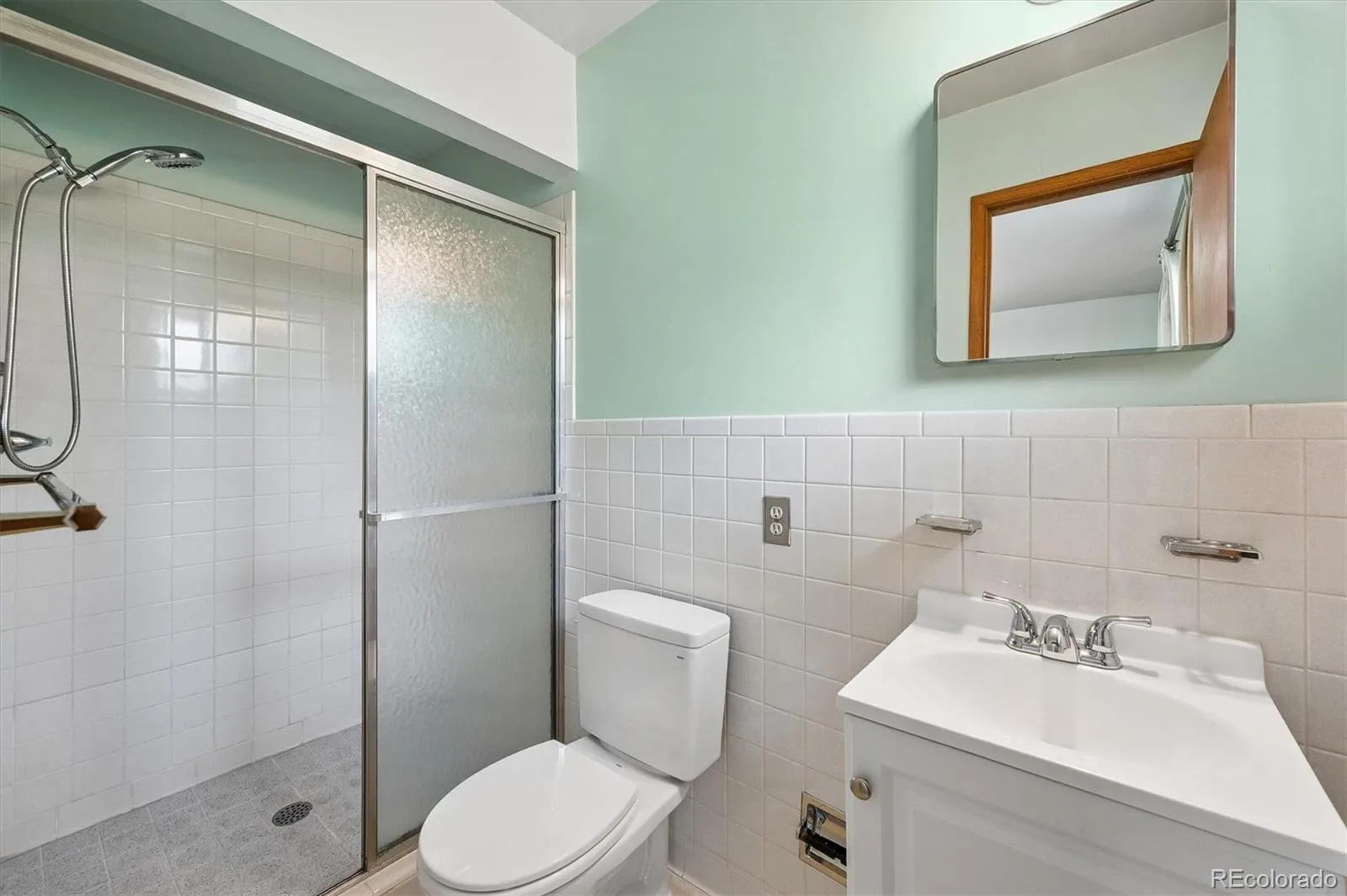 6408 S Acoma Street Littleton CO 80120 MLS #REC7536720 07092026040252 1600 19