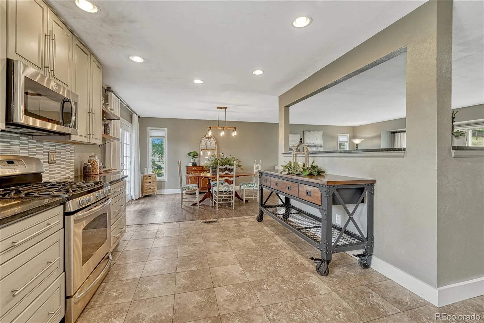 13715 N Winchester Way Parker CO 80138 | MLS #REC7539490 10012026141022 1600 14