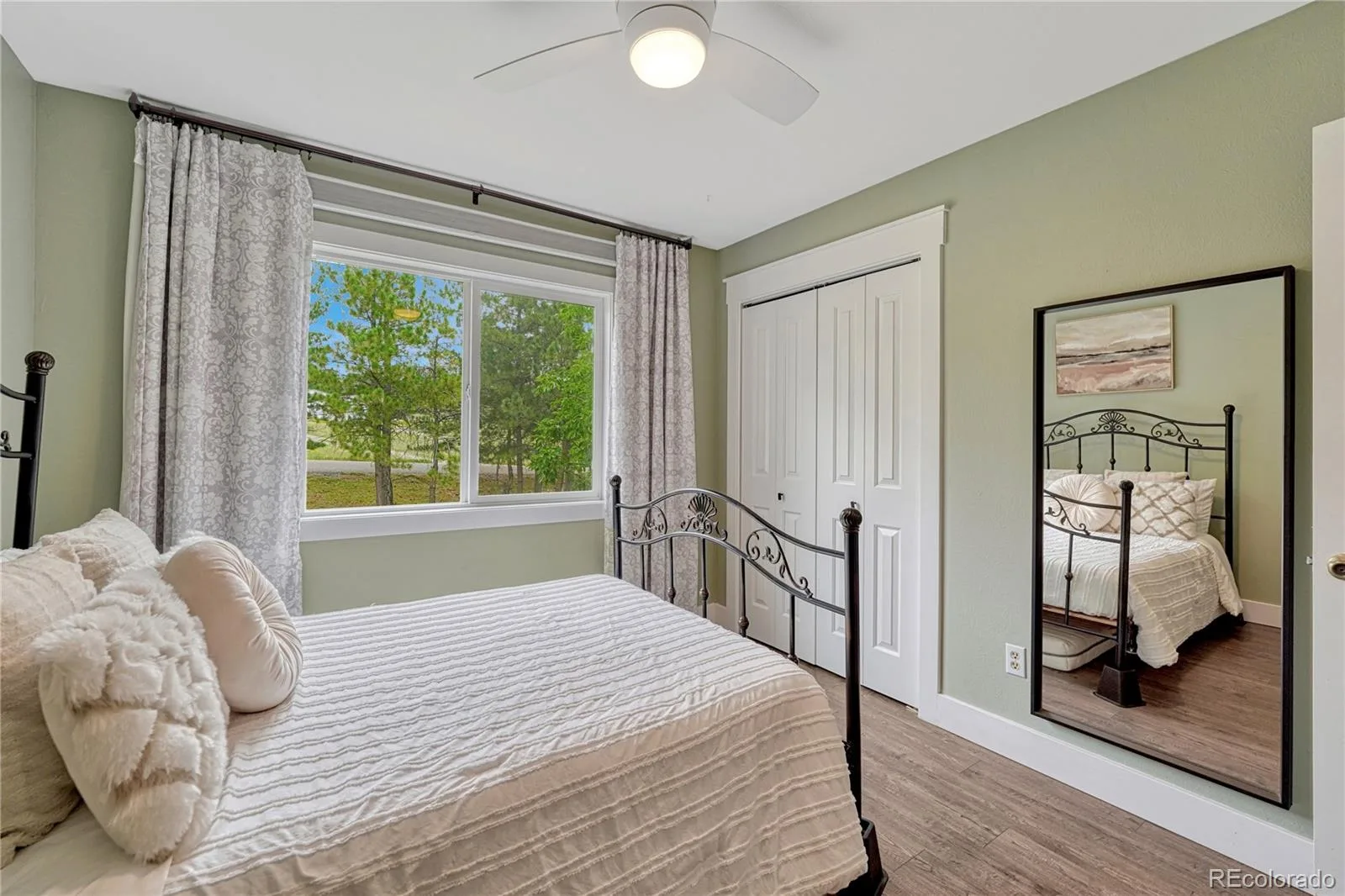 13715 N Winchester Way Parker CO 80138 | MLS #REC7539490 10012026141022 1600 26