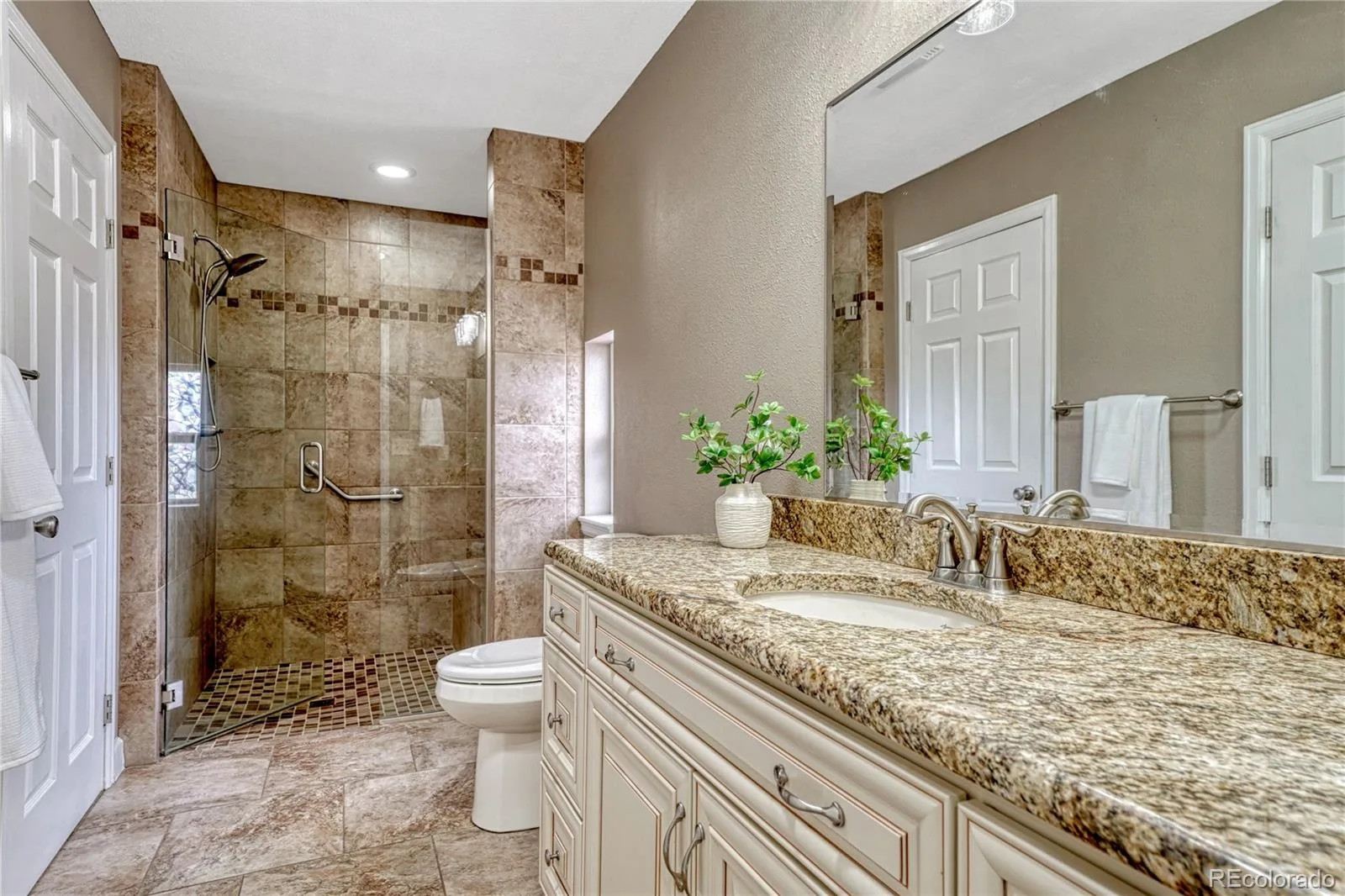 13715 N Winchester Way Parker CO 80138 | MLS #REC7539490 10012026141022 1600 39