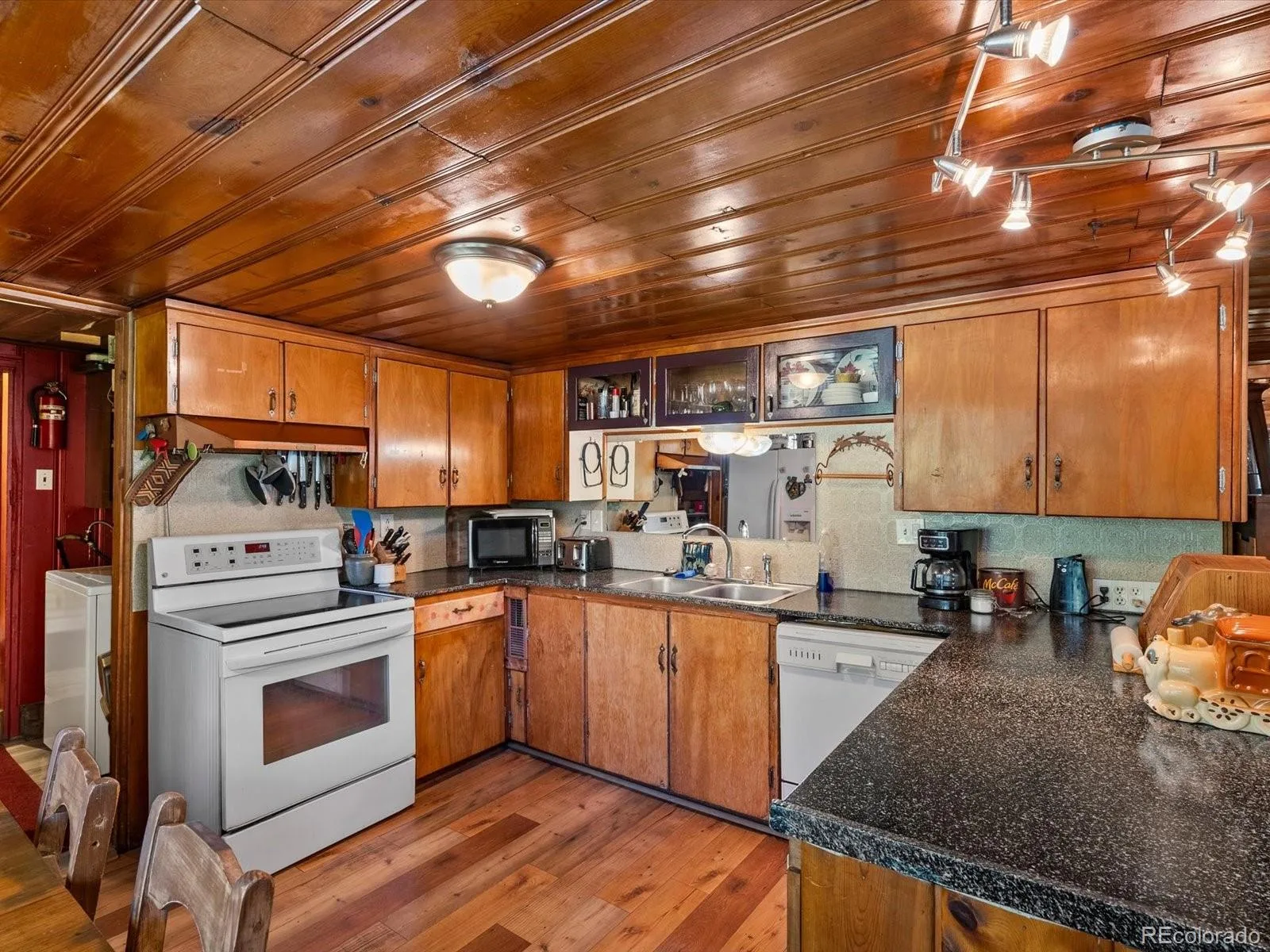 10230 S Deer Creek Road Littleton CO 80127 | MLS #REC7541265 08072026170006 1600 17