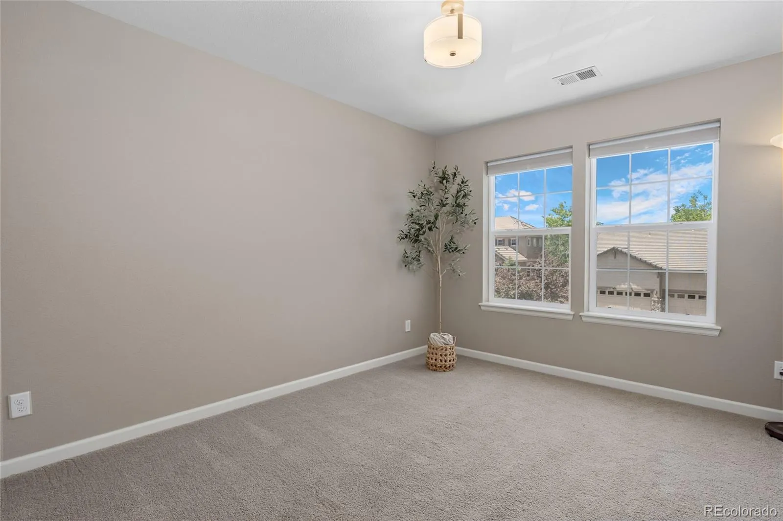 3614 S Xenia Street Denver CO 80237 MLS #REC7542973 05142026155943 1600 40