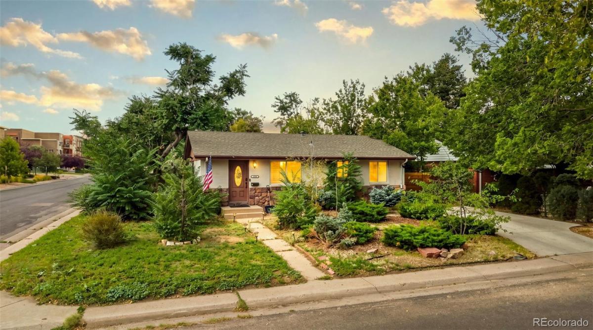 902 S Ironton Street Aurora CO 80012 | MLS #REC7543377 MLS #REC7543377 image #0