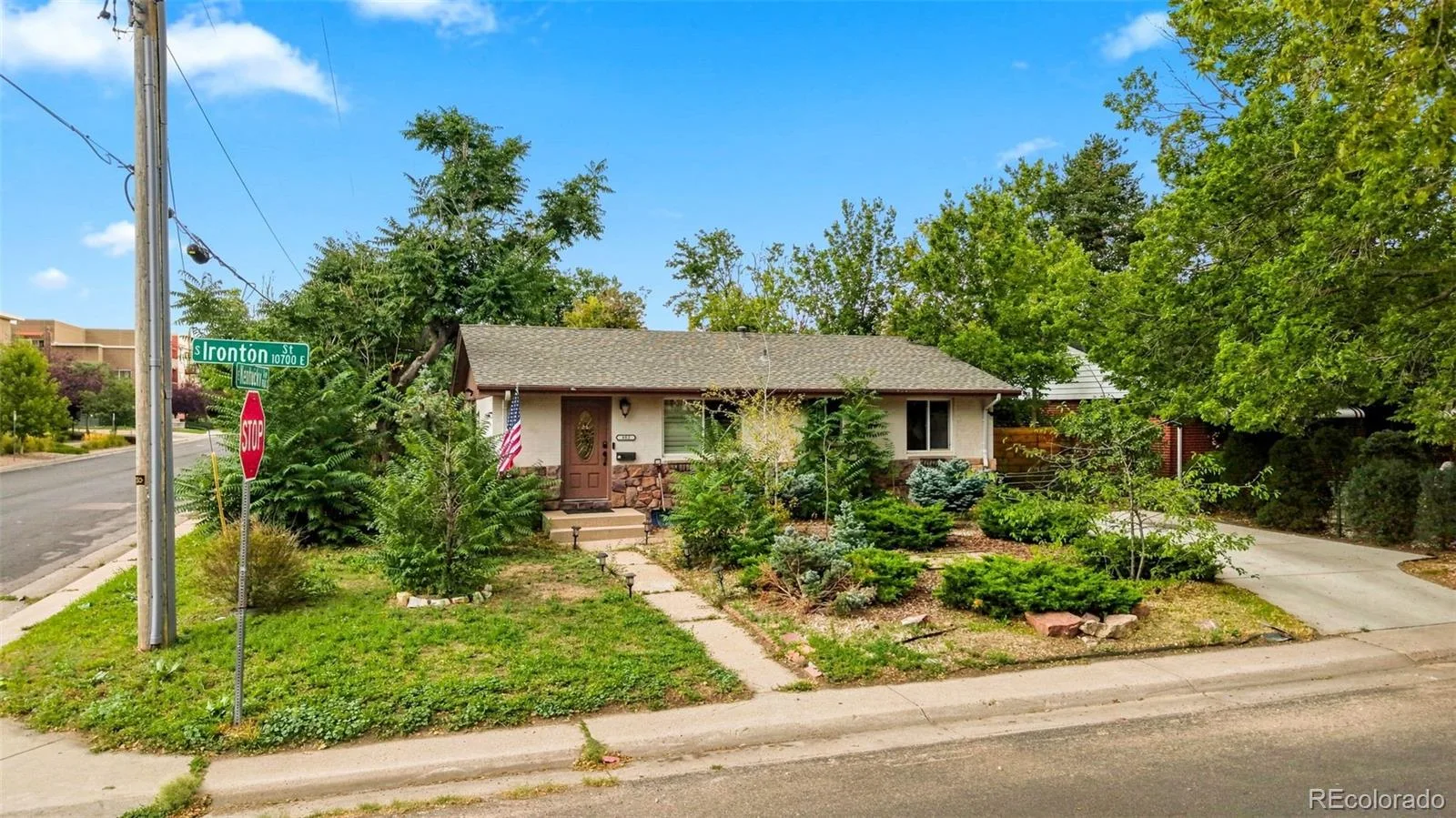 902 S Ironton Street Aurora CO 80012 | MLS #REC7543377 08272026133631 1600 45