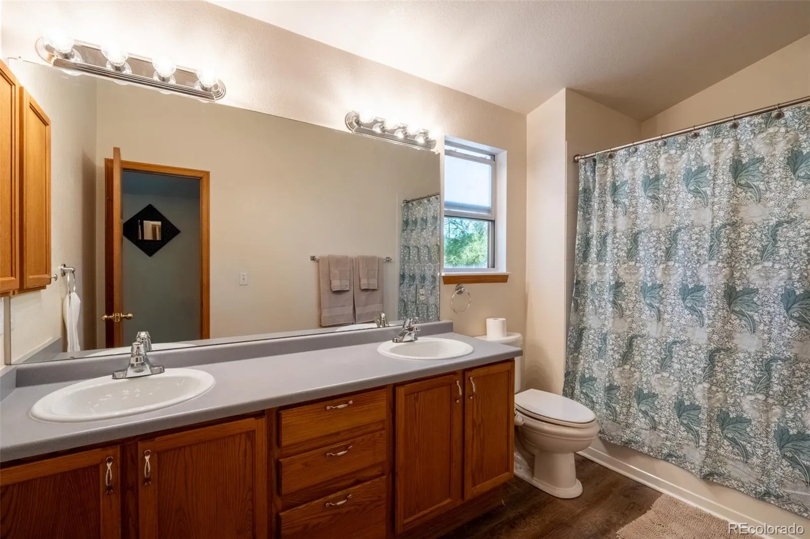 17461 E Bellewood Circle Aurora CO 80015 MLS #REC7545973 05142026134653 1600 24