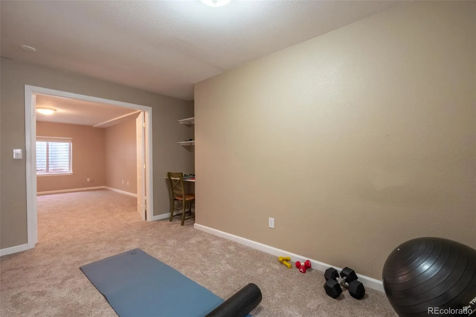 17461 E Bellewood Circle Aurora CO 80015 MLS #REC7545973 05142026134653 1600 34