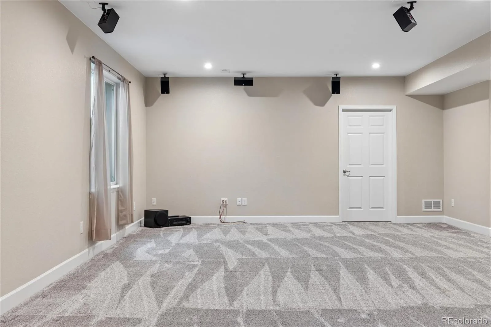 8416 Arapahoe Peak Street Littleton CO 80125 | MLS #REC7554734 08212026162503 1600 26