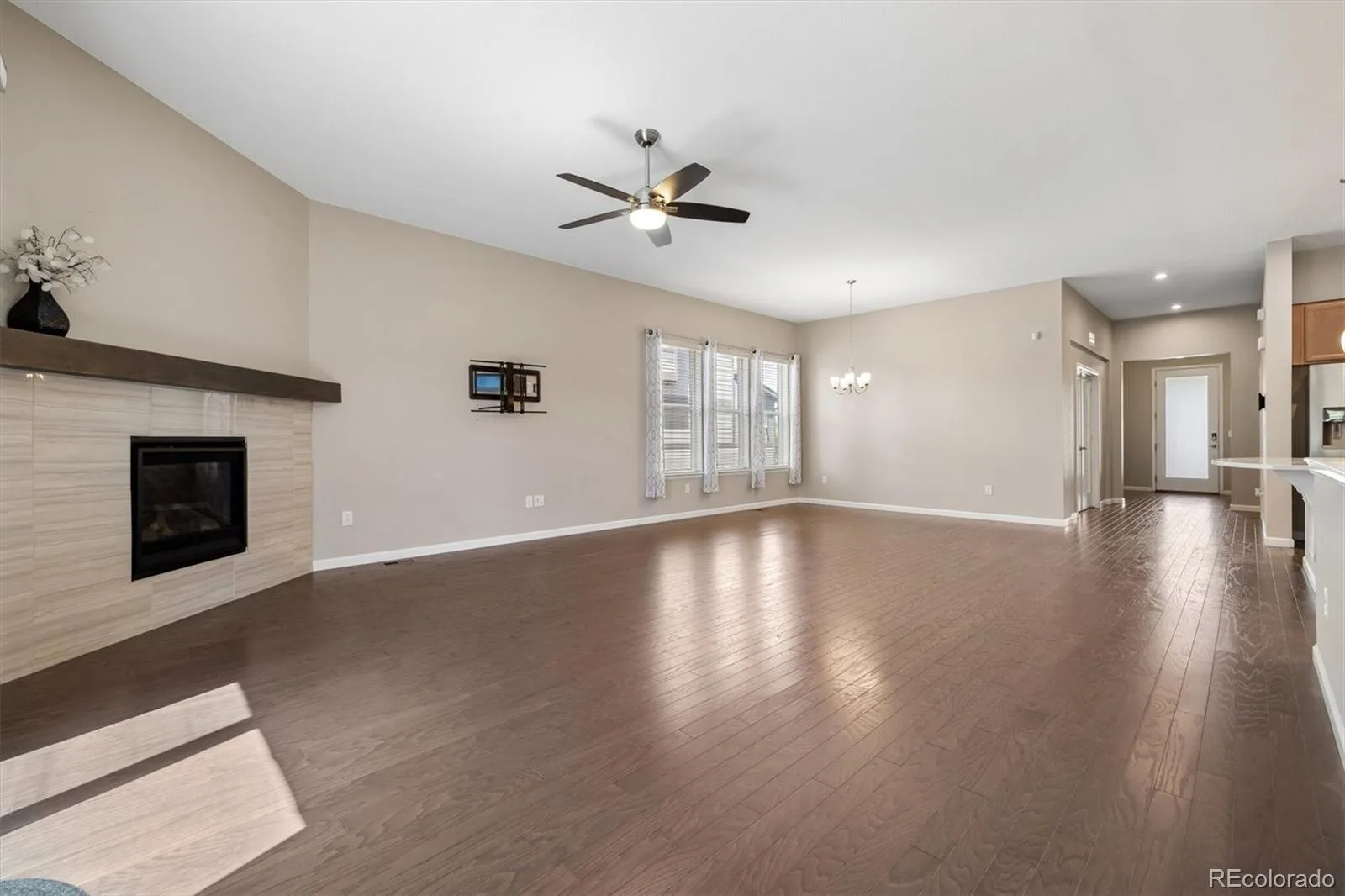8416 Arapahoe Peak Street Littleton CO 80125 | MLS #REC7554734 08212026162503 1600 7