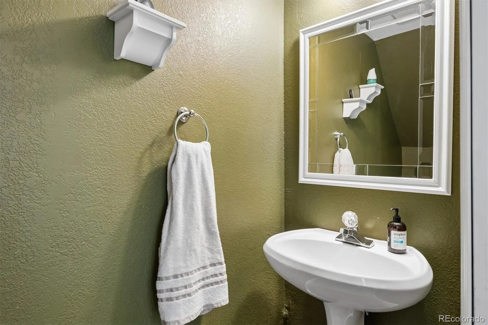 19962 E Harvard Avenue Aurora CO 80013 MLS #REC7557423 04302026190747 1600 17