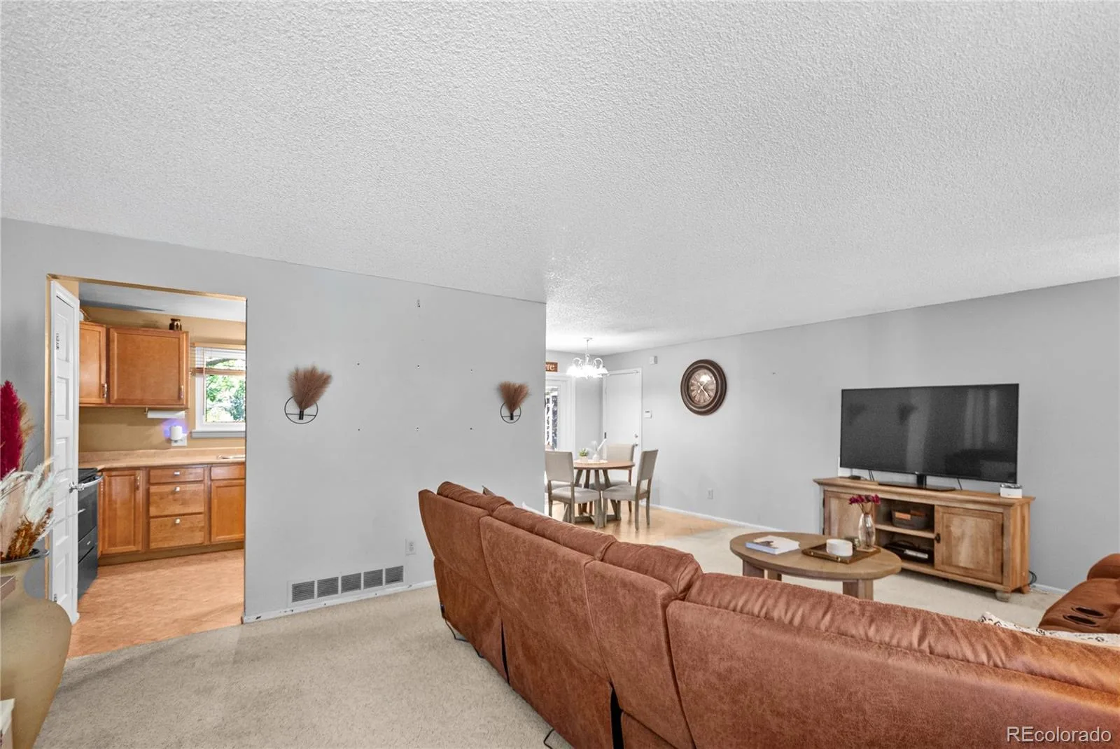 18097 E Asbury Drive Aurora CO 80013 | MLS #REC7561745 08012026195009 1600 9