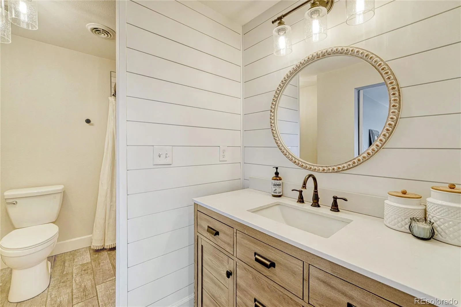 7325 W Clifton Avenue Littleton CO 80128 | MLS #REC7566294 07152026082855 1600 25