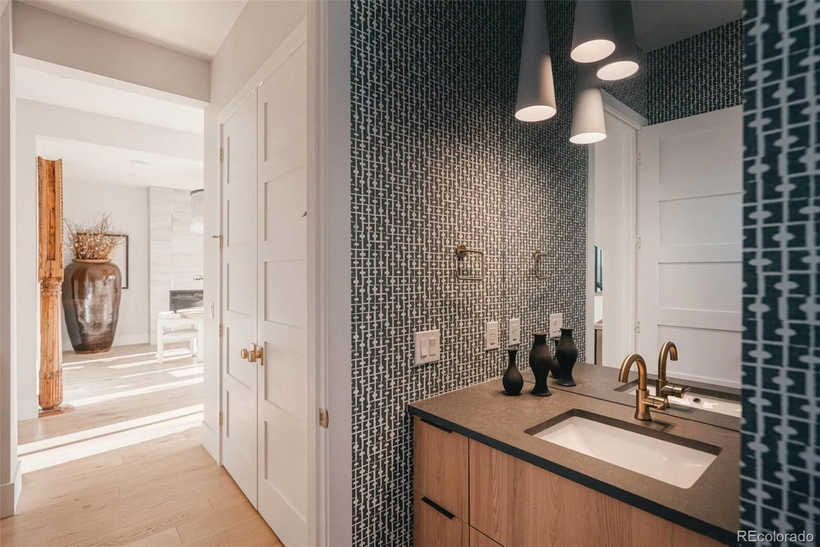 04152026172028 1600 14