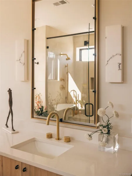 04152026172028 800 21