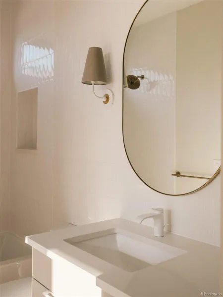 04152026172028 800 26