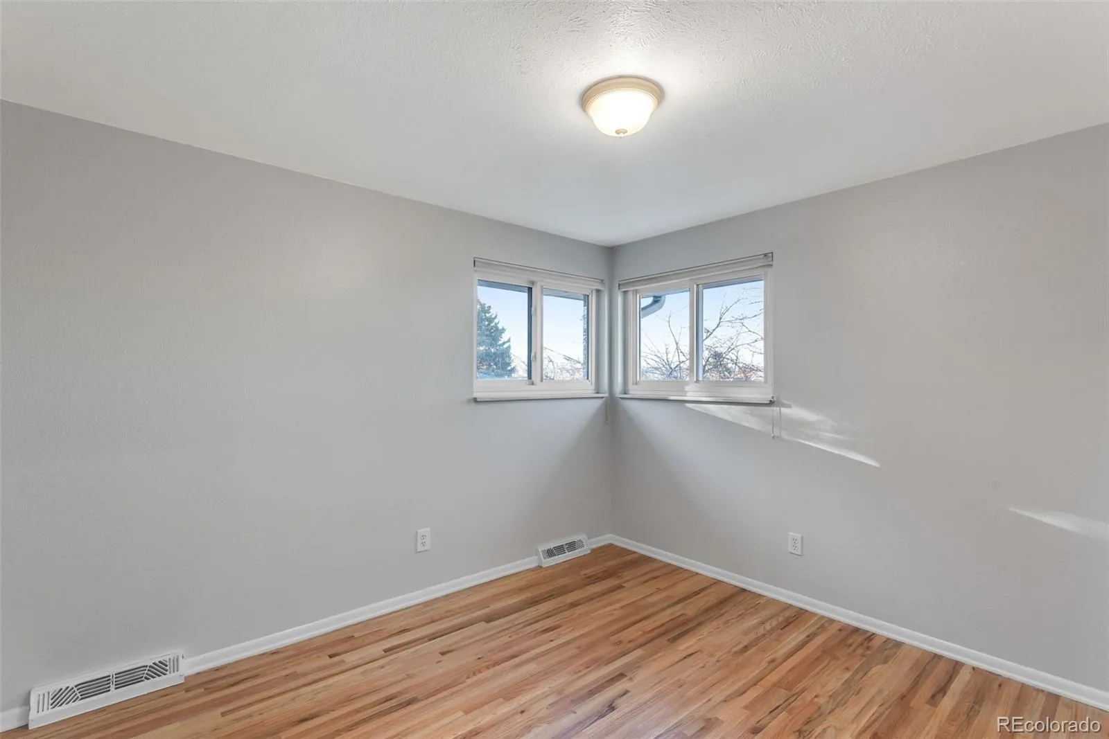 04042026182523 1600 26