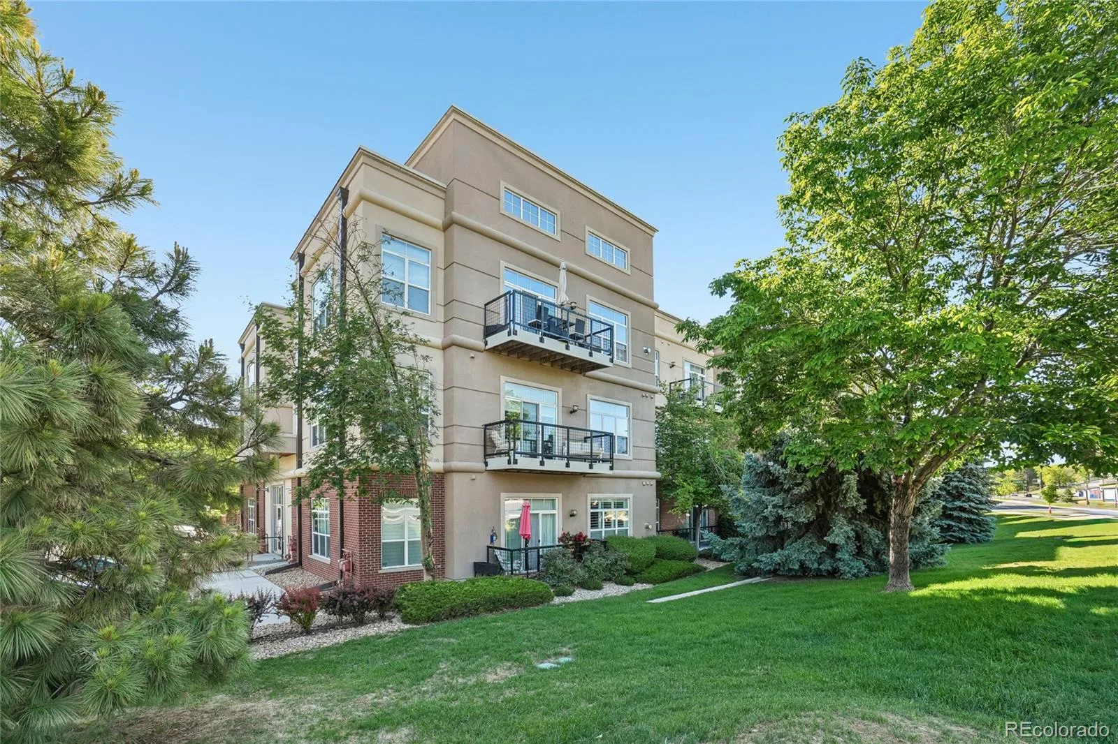 5677 S Park Place #B204 Englewood CO 80111 MLS #REC7579755 06082026204017 1600 13