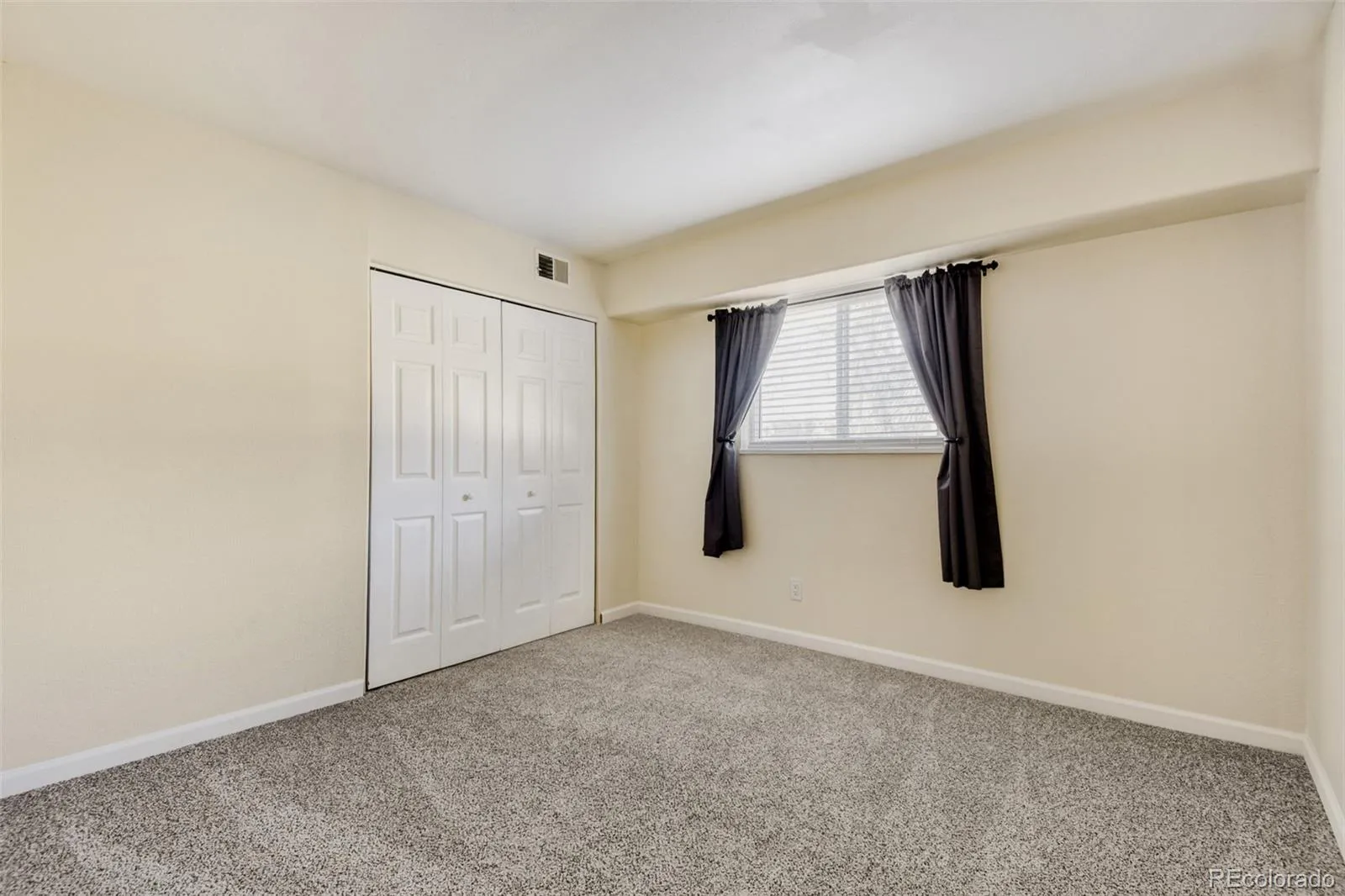 140 E Highline Circle #101 Centennial CO 80122 MLS #REC7581954 05022026053626 1600 13