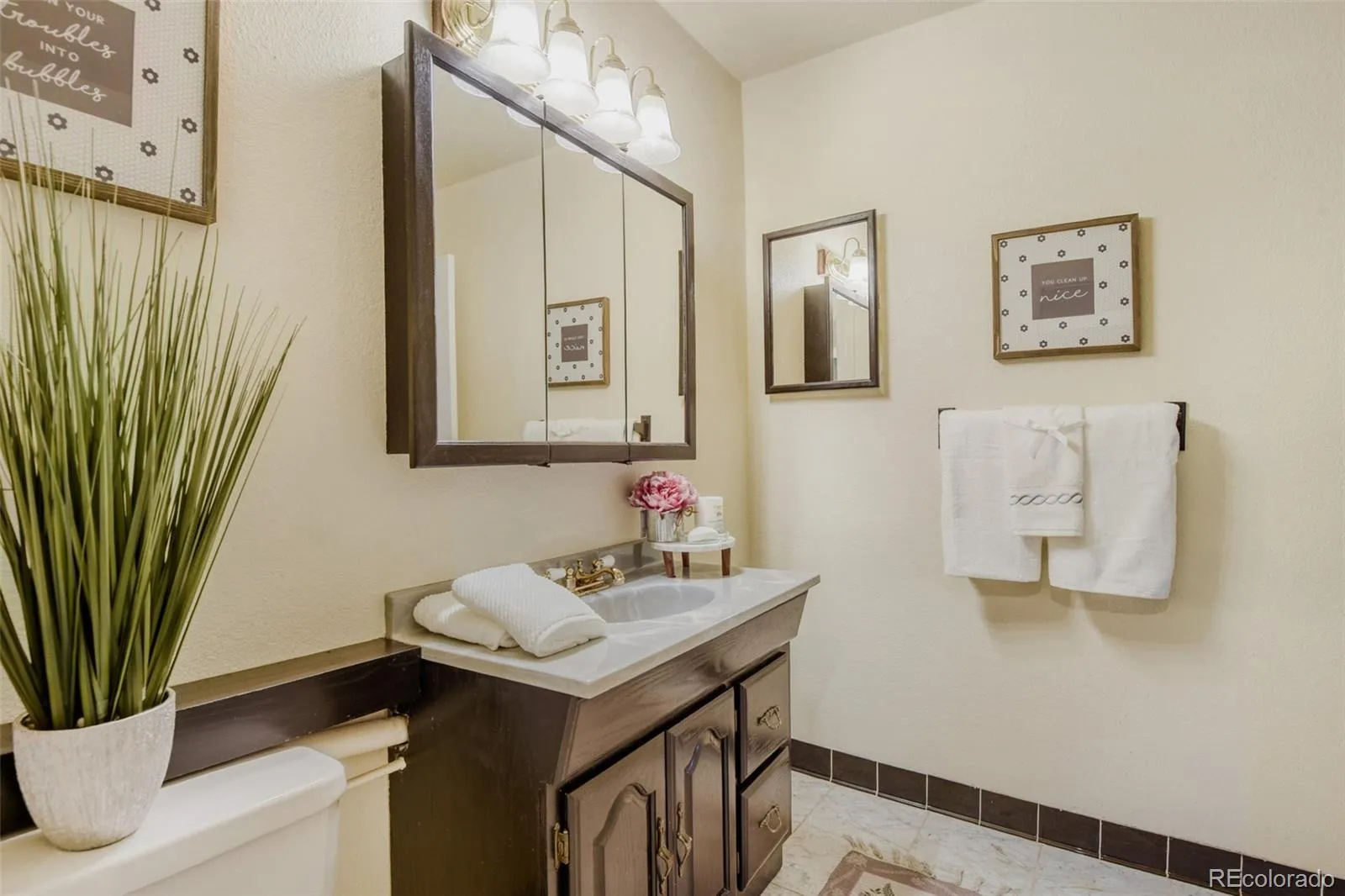140 E Highline Circle #101 Centennial CO 80122 MLS #REC7581954 05022026053626 1600 21