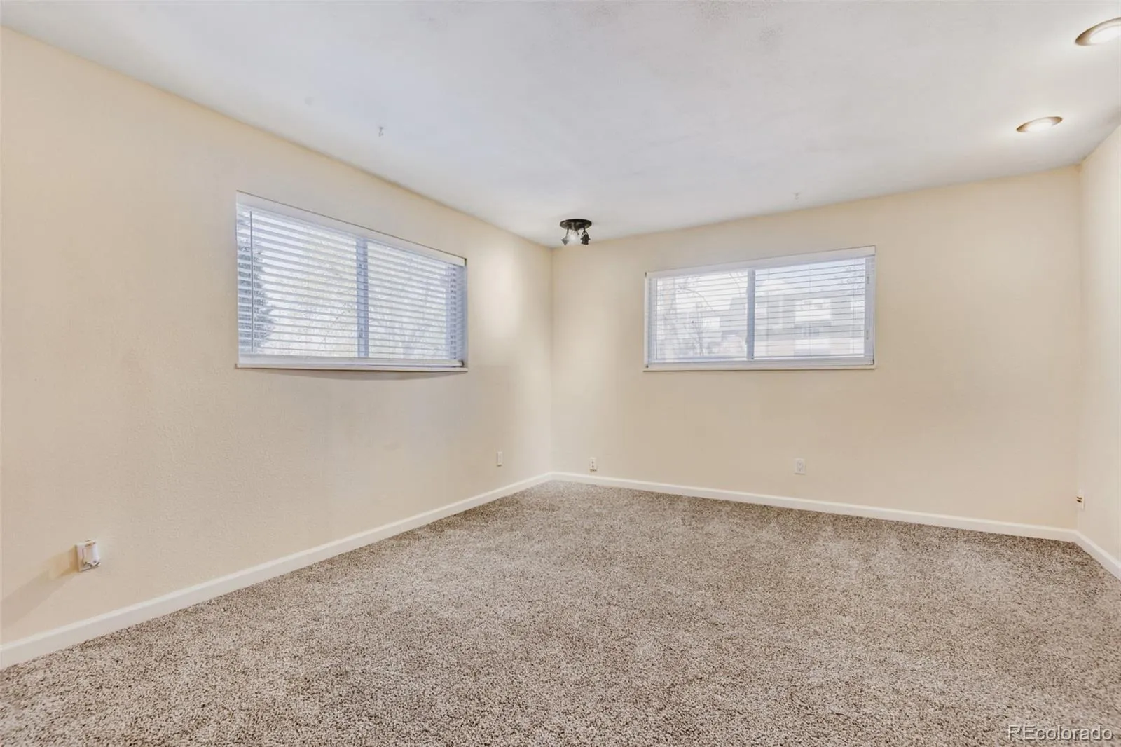 140 E Highline Circle #101 Centennial CO 80122 MLS #REC7581954 05022026053626 1600 7