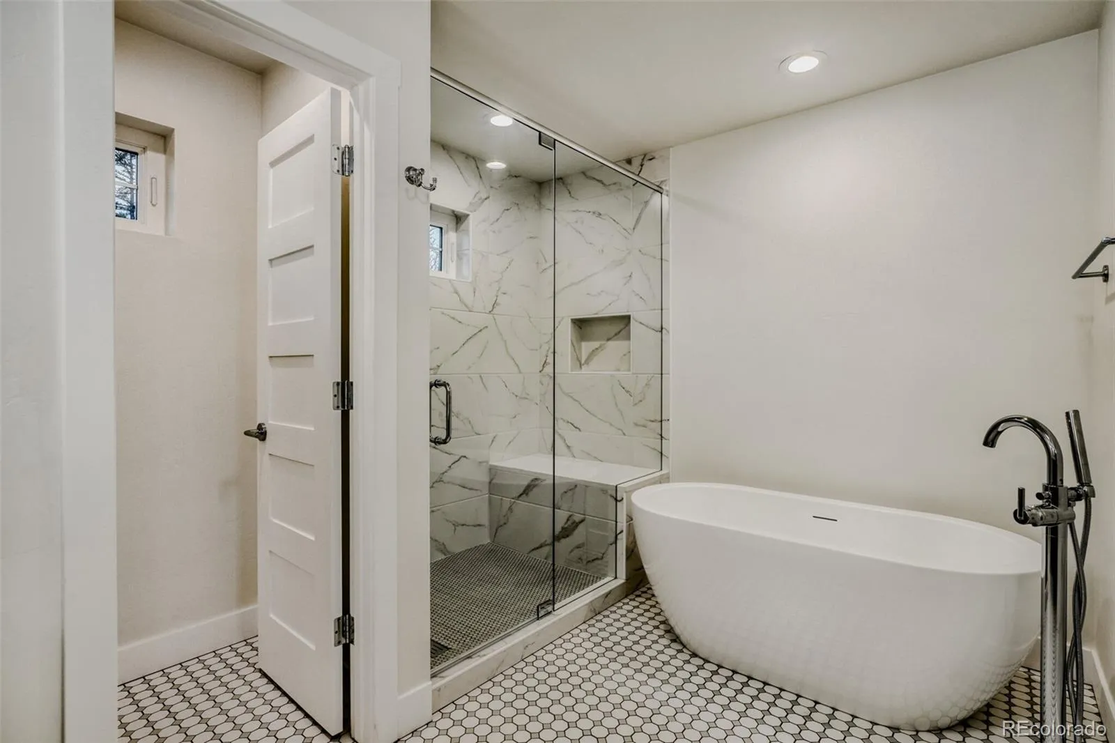 04162026143819 1600 18