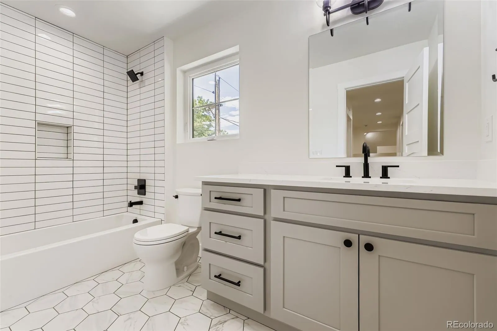 04162026143819 1600 23