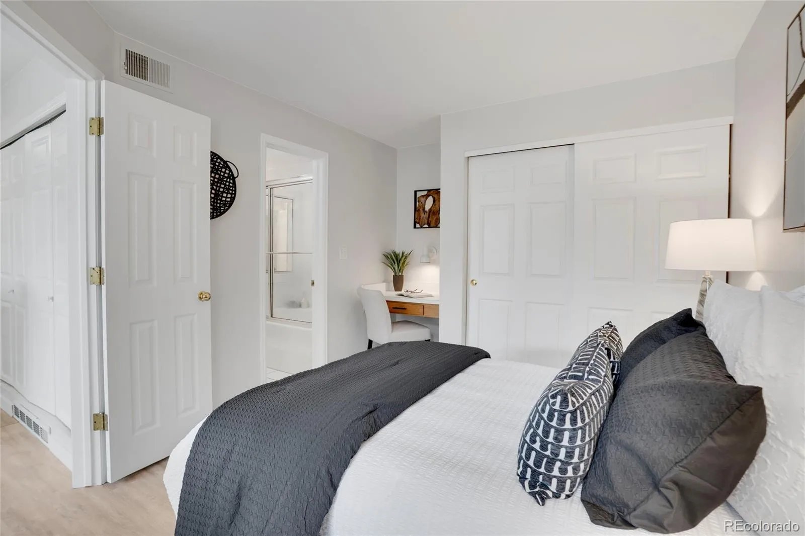 6702 S Ivy Way #B6 Centennial CO 80112 | MLS #REC7583120 08212026222625 1600 16