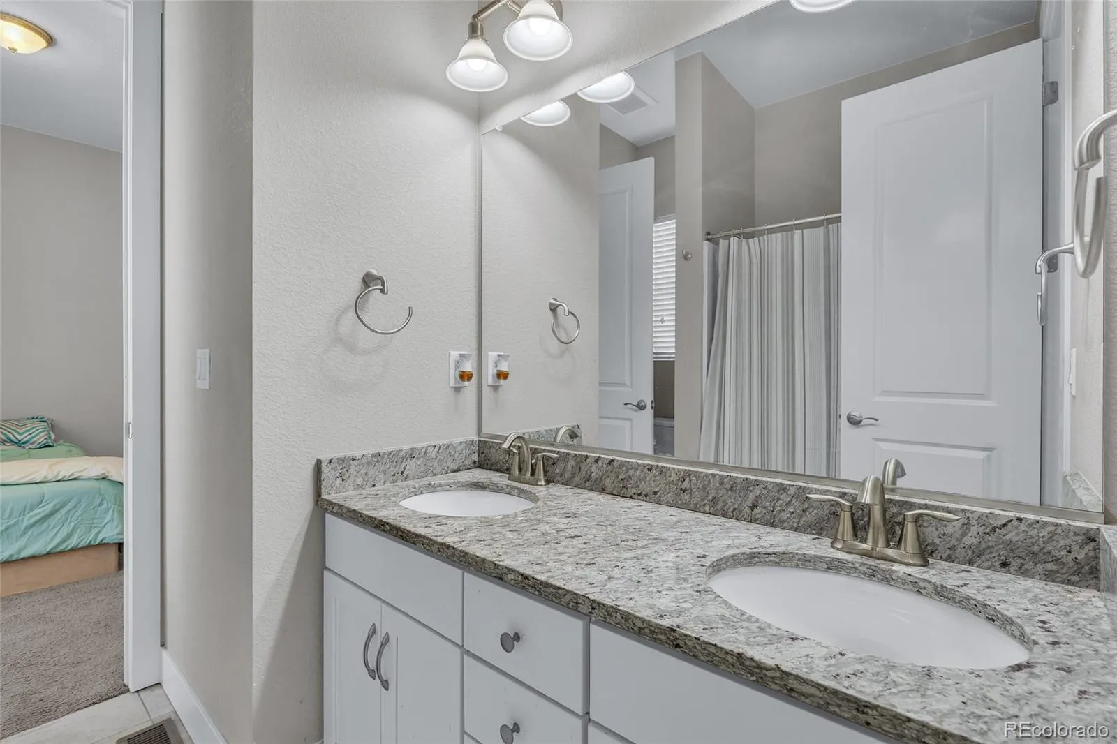 7930 S Flat Rock Way Aurora CO 80016 MLS #REC7593344 05012026010700 1600 19