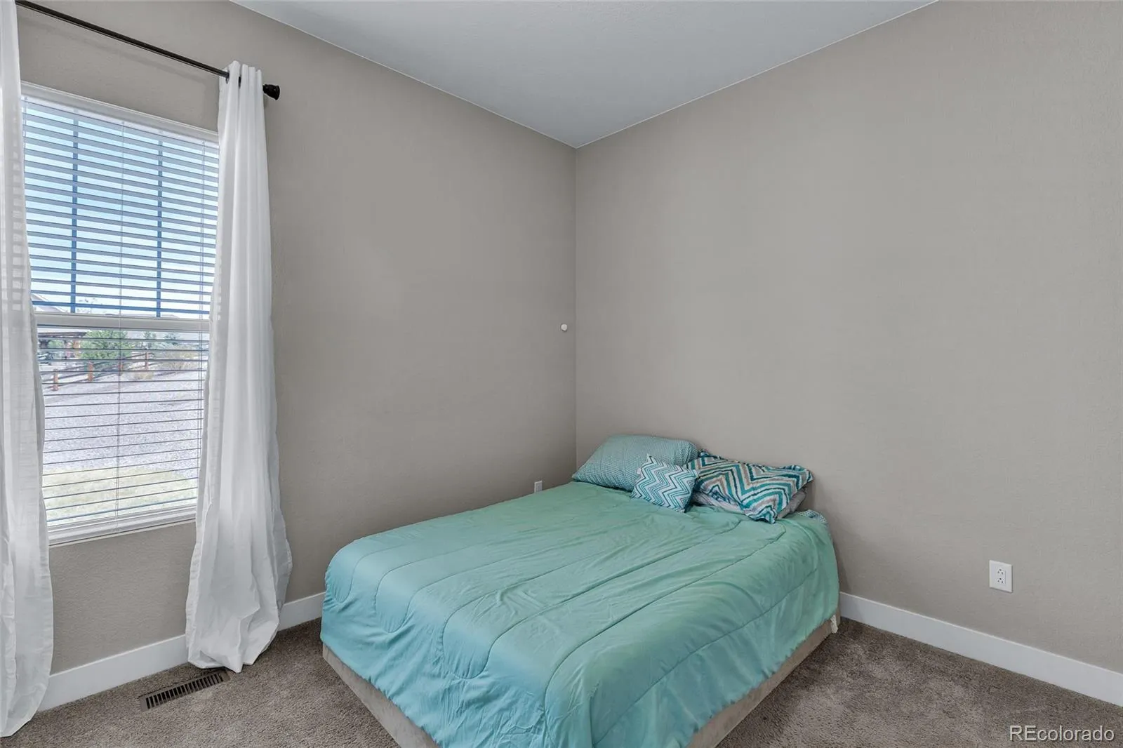 7930 S Flat Rock Way Aurora CO 80016 MLS #REC7593344 05012026010700 1600 20