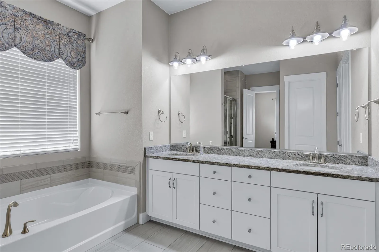 7930 S Flat Rock Way Aurora CO 80016 MLS #REC7593344 05012026010700 1600 26