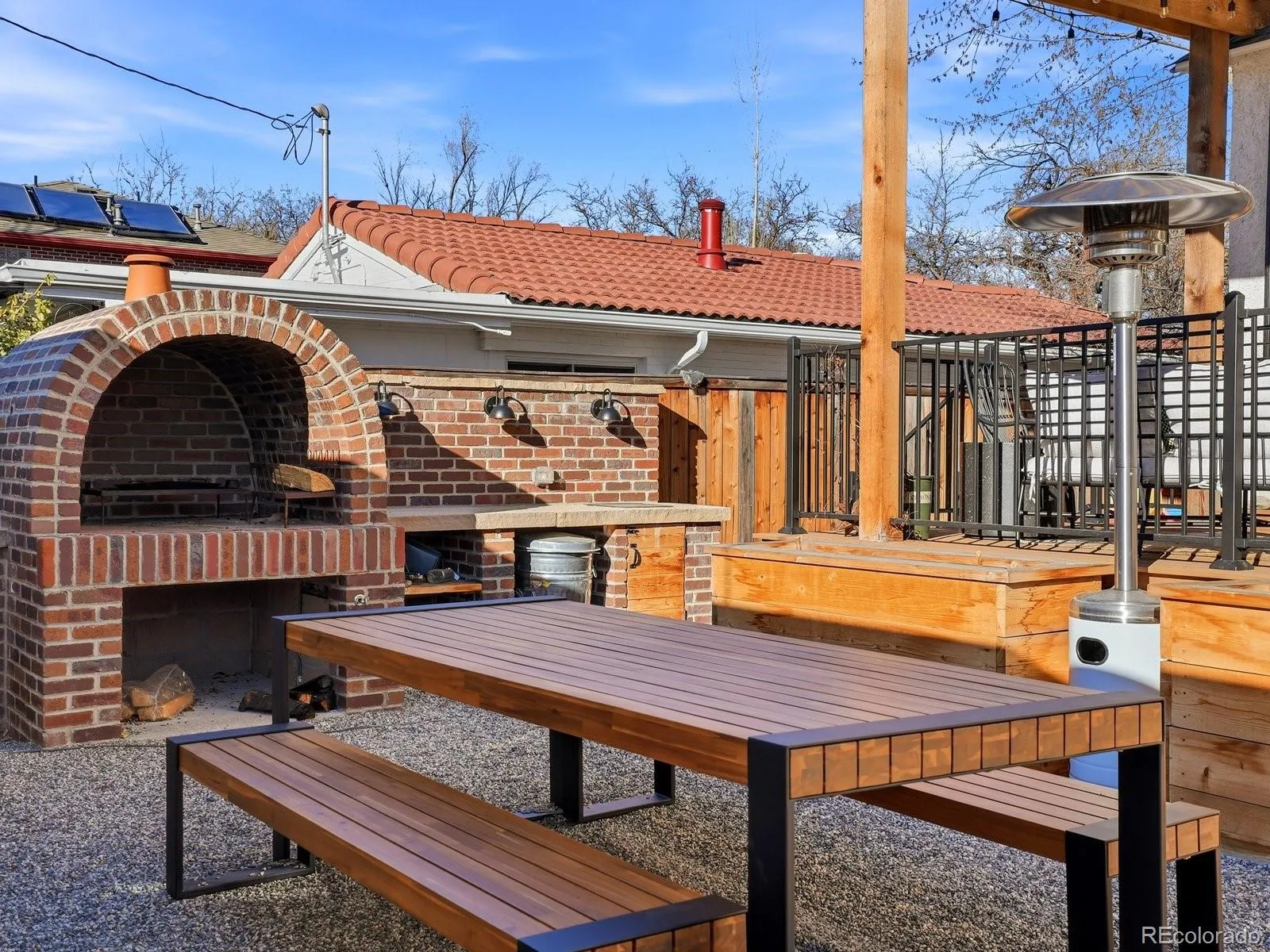 04102026165736 1600 20