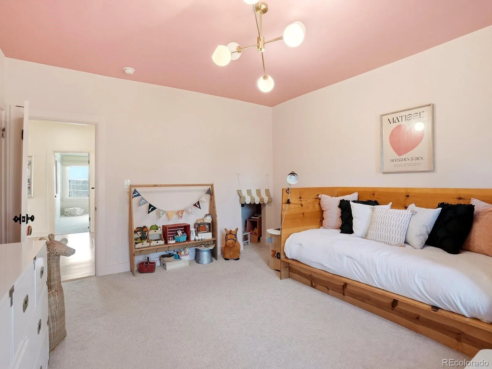 04102026165736 1600 28