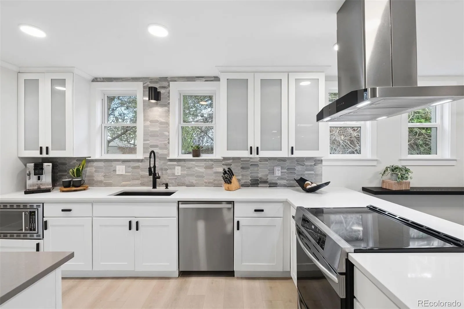 1560 Kearney Street Denver CO 80220 MLS #REC7603359 05102026033722 1600 8