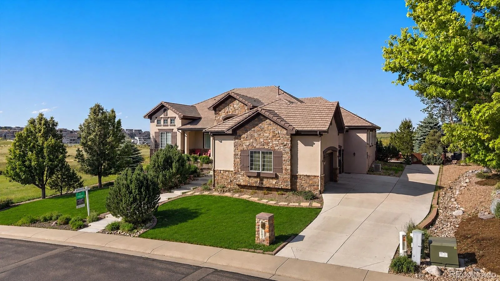 5692 Vistancia Drive Parker CO 80134 | MLS #REC7603689 08202026000458 1600 37