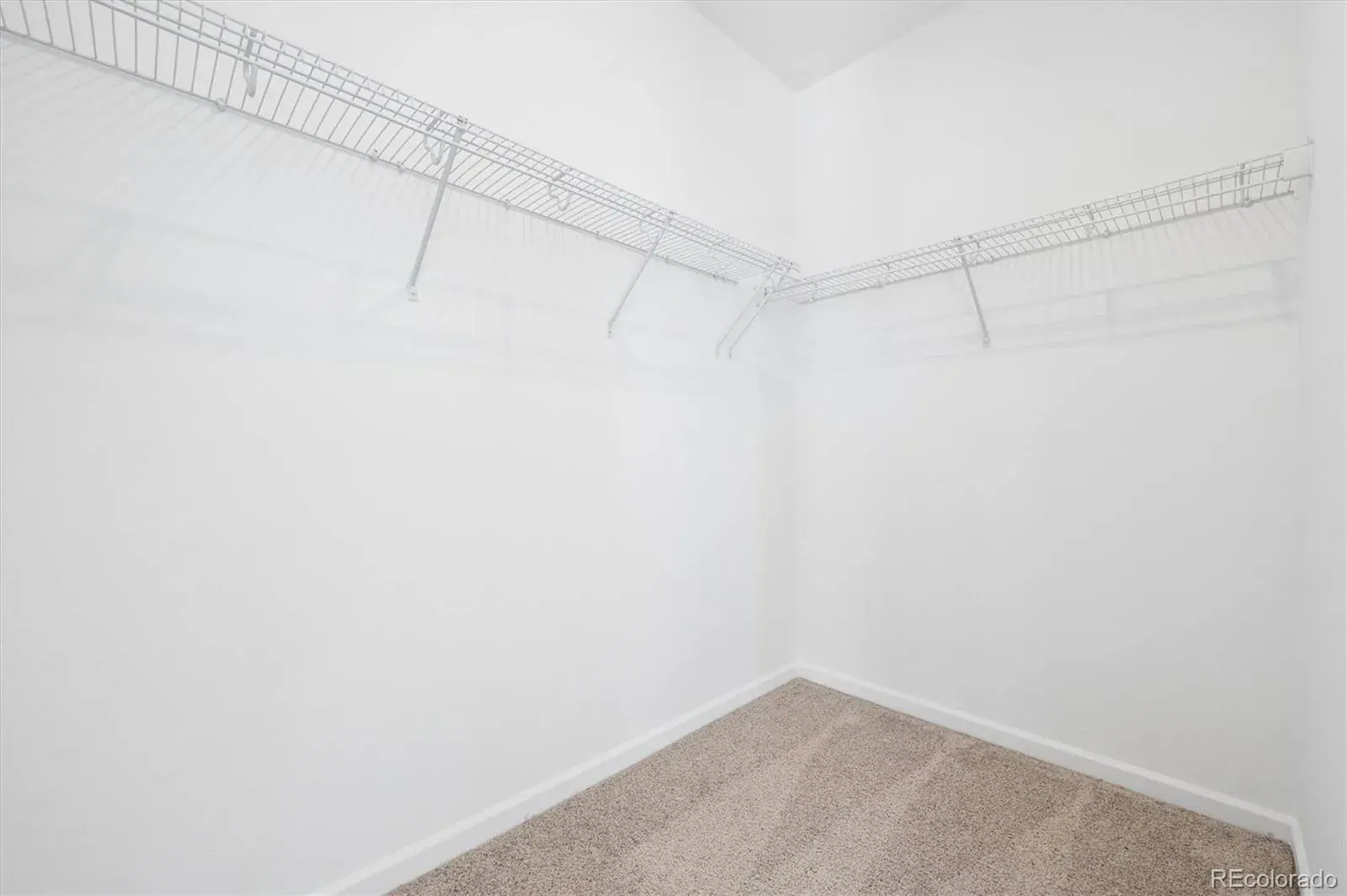 24175 E 30th Place Aurora CO 80019 MLS #REC7606386 02202026192149 1600 13
