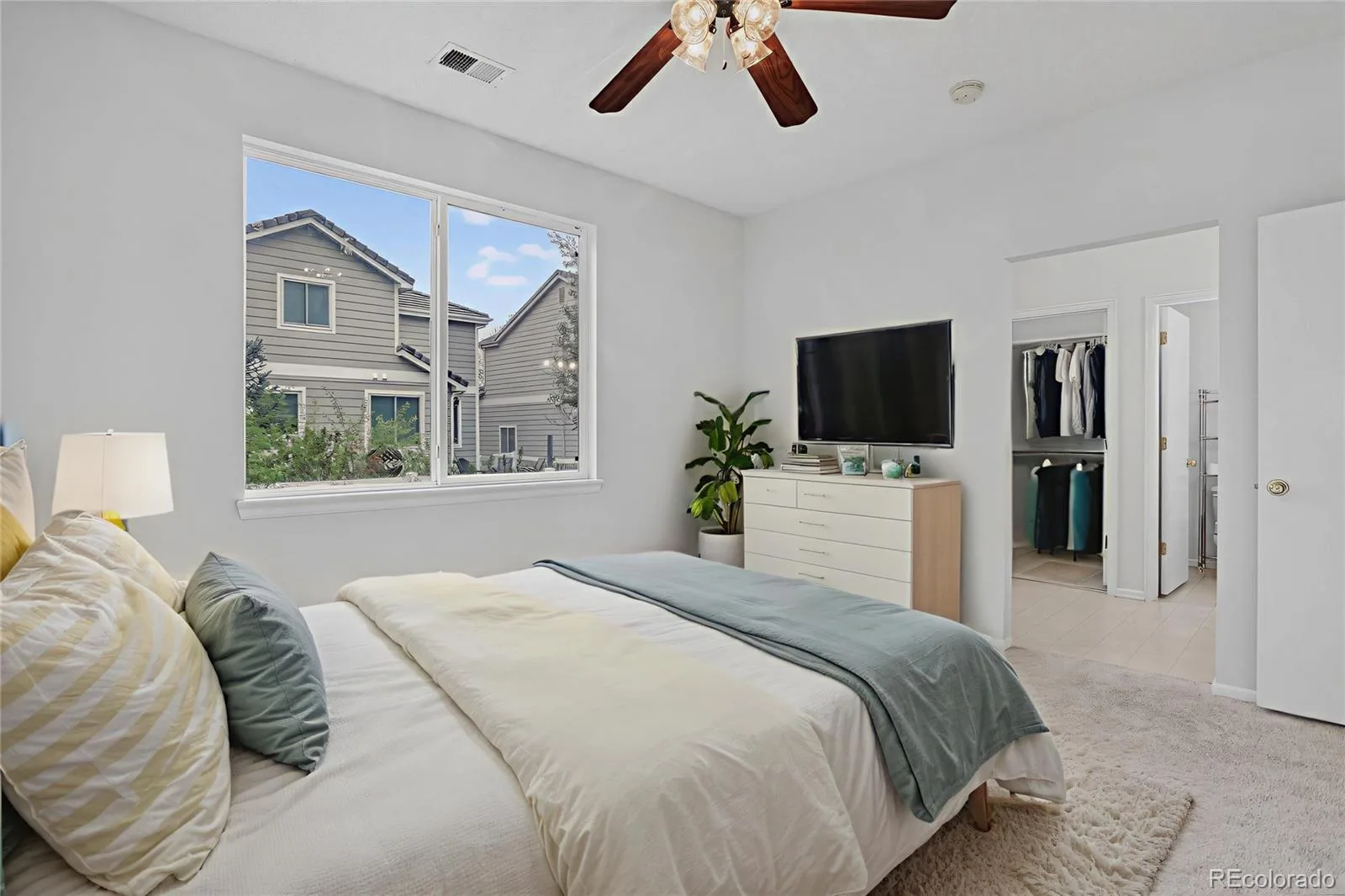 1201 S Fultondale Court Aurora CO 80018 | MLS #REC7606630 06242026041934 1600 12