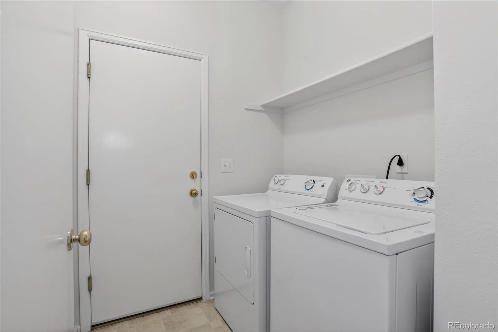 1201 S Fultondale Court Aurora CO 80018 | MLS #REC7606630 06242026041934 1600 19