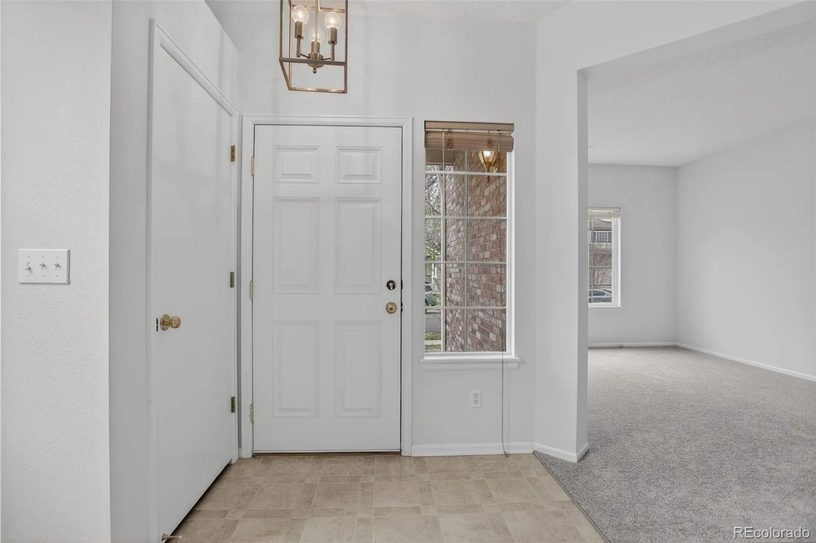 1201 S Fultondale Court Aurora CO 80018 | MLS #REC7606630 06242026041934 1600 3