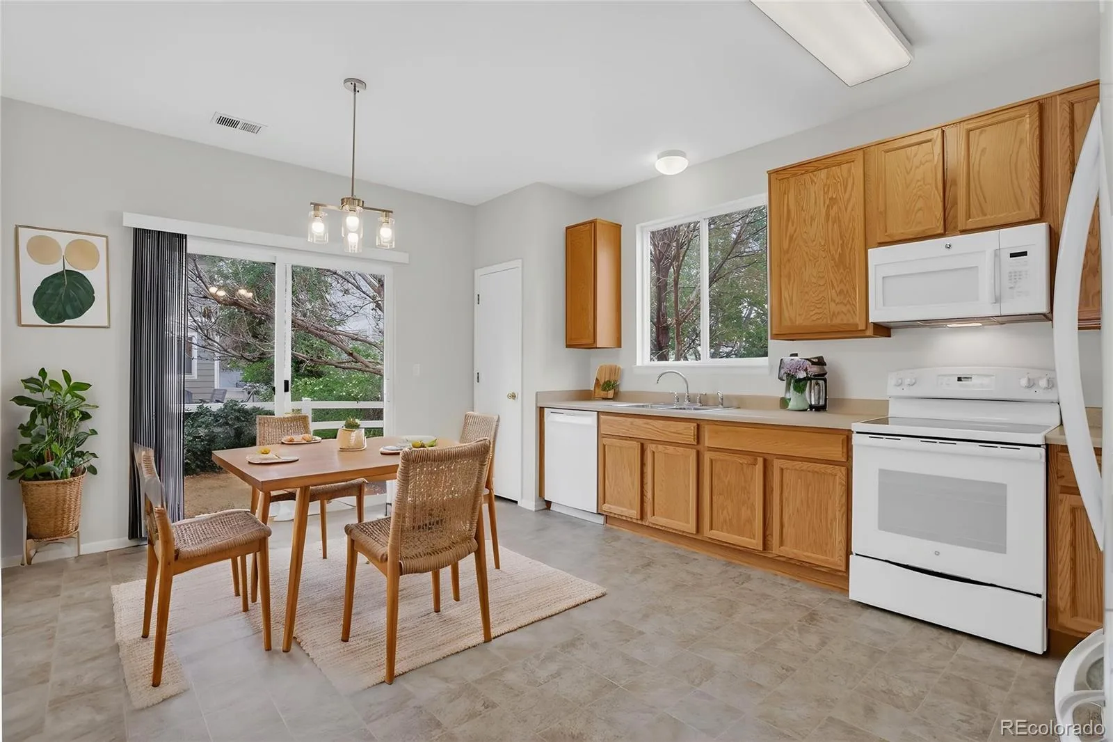1201 S Fultondale Court Aurora CO 80018 | MLS #REC7606630 06242026041934 1600 5