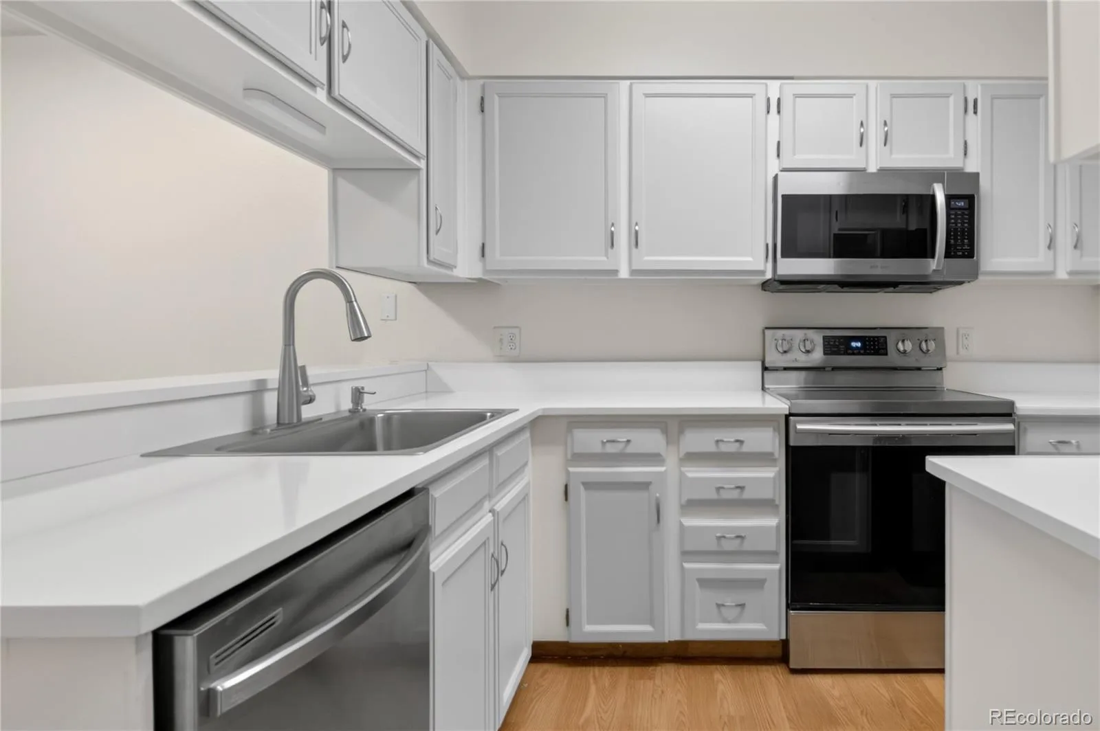 3209 S Estes Street Lakewood CO 80227 | MLS #REC7607158 08062026004120 1600 6