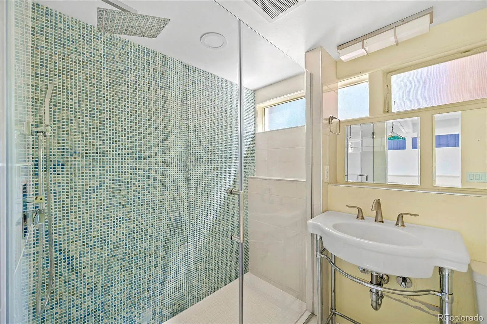 2935 S Lafayette Drive Englewood CO 80113 | MLS #REC7607220 10012026152403 1600 28