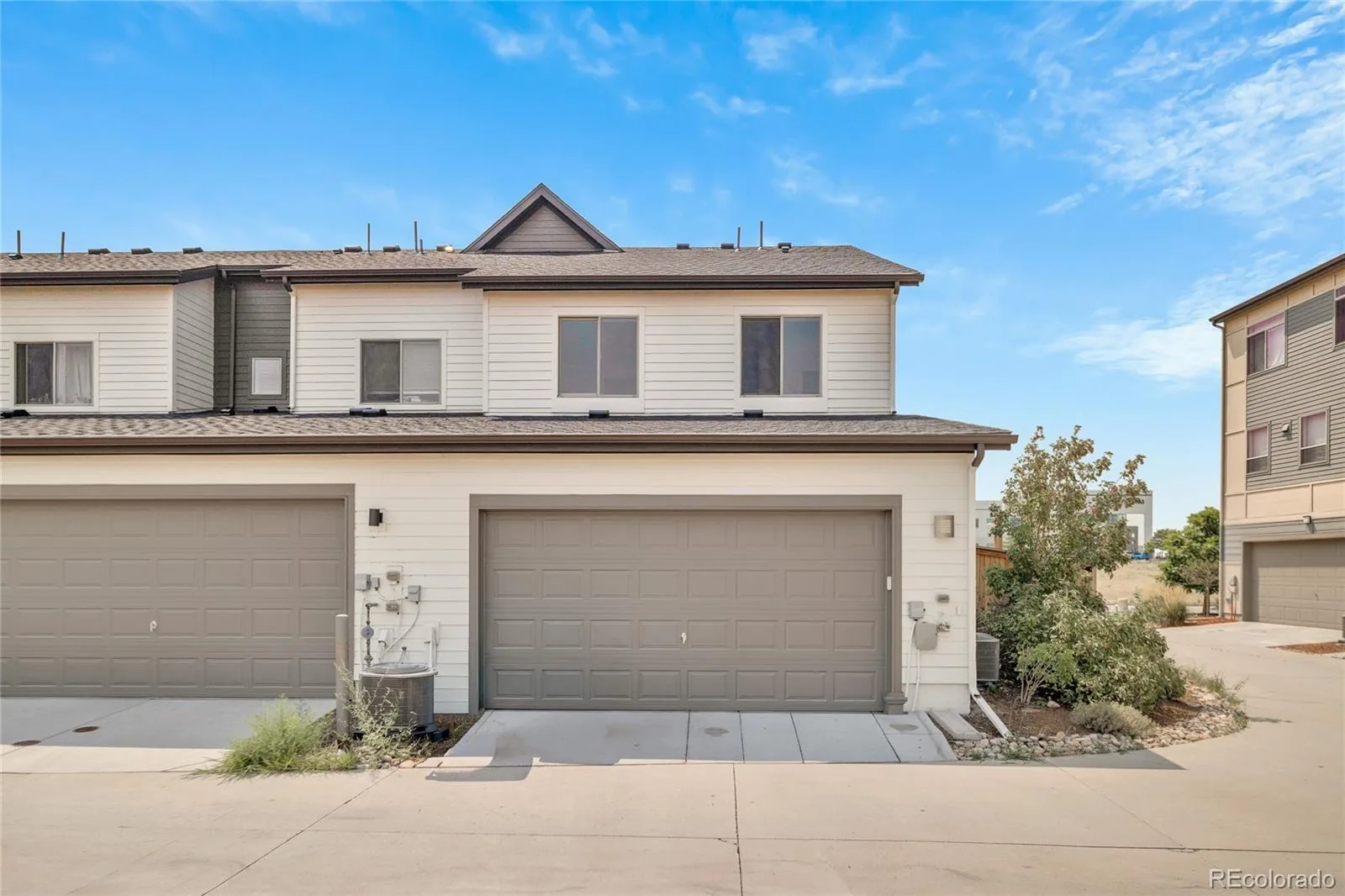 9811 E 56th Place Denver CO 80238 | MLS #REC7612113 08102026155125 1600 1