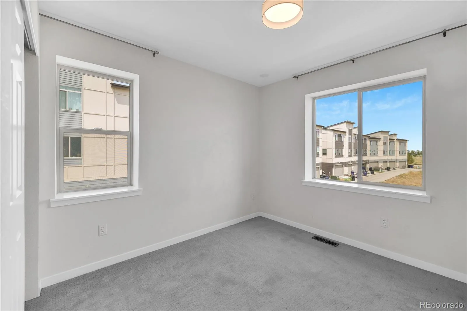 9811 E 56th Place Denver CO 80238 | MLS #REC7612113 08102026155125 1600 12