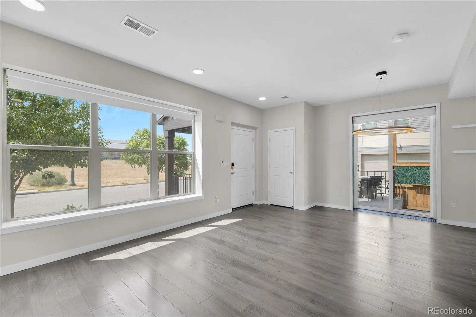 9811 E 56th Place Denver CO 80238 | MLS #REC7612113 08102026155125 1600 34