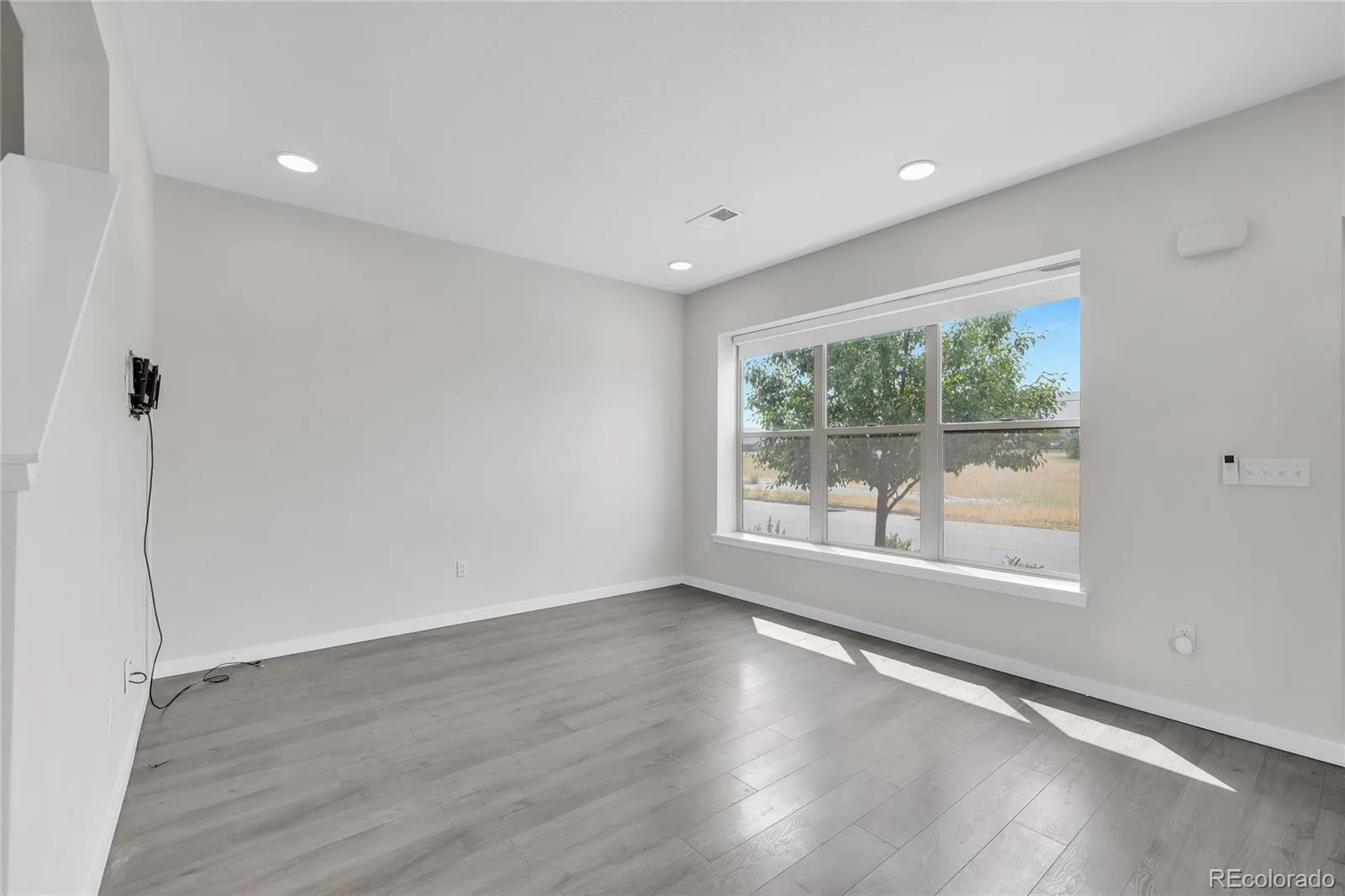 9811 E 56th Place Denver CO 80238 | MLS #REC7612113 08102026155125 1600 35