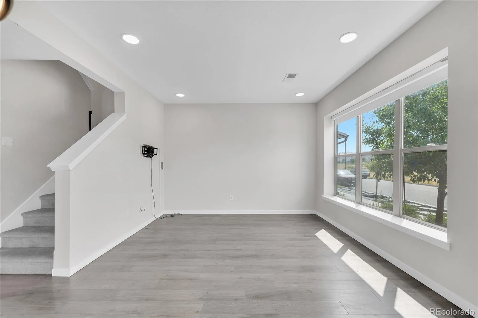 9811 E 56th Place Denver CO 80238 | MLS #REC7612113 08102026155125 1600 36