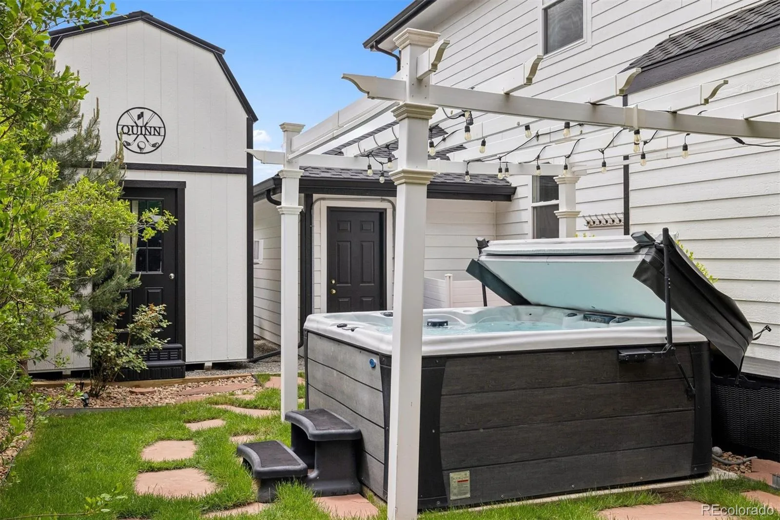 6143 S Newark Way Englewood CO 80111 MLS #REC7614432 05242026052606 1600 33