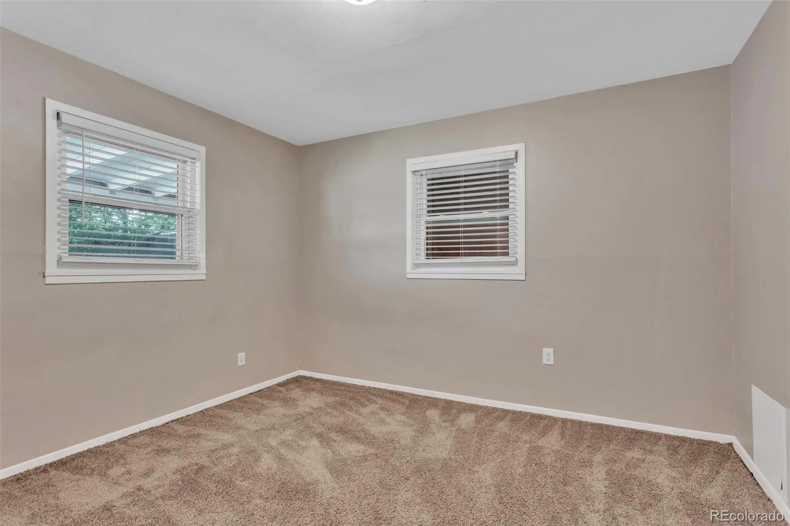 1215 Yuba Street Aurora CO 80011 | MLS #REC7614576 08212026160700 1600 14