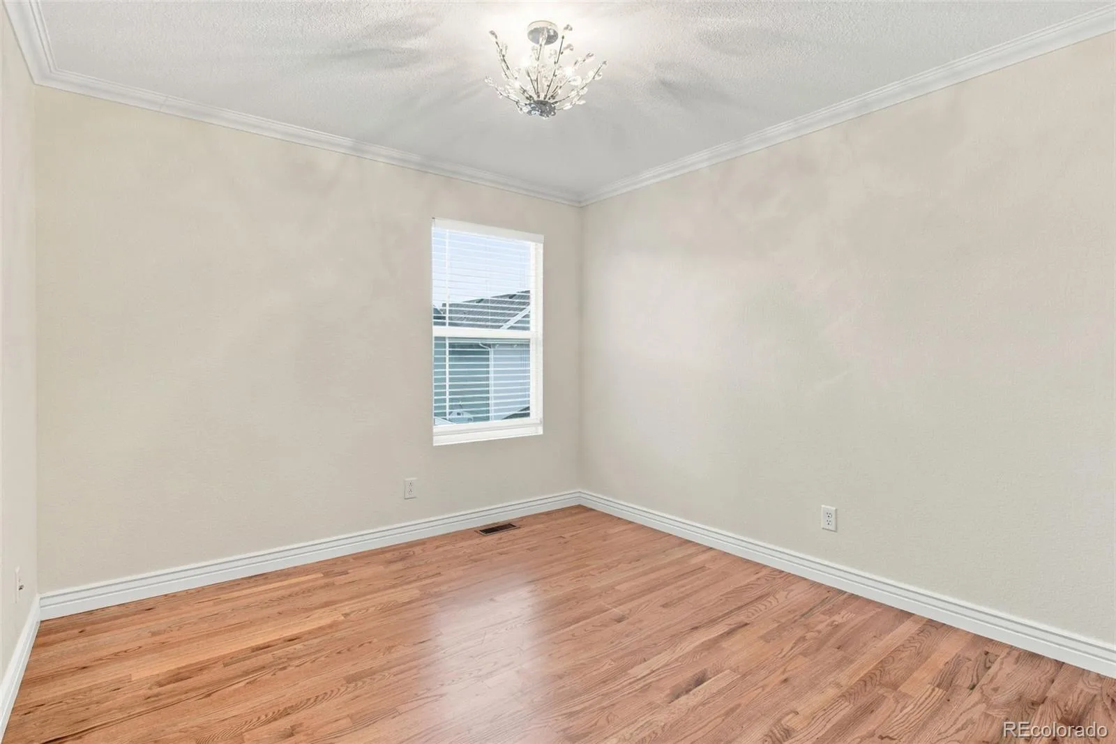 2638 Central Park Boulevard Denver CO 80238 | MLS #REC7614809 08252026001500 1600 15