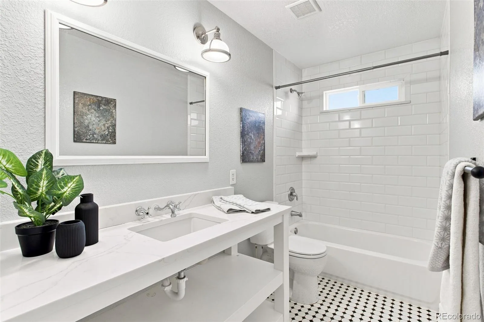 2638 Central Park Boulevard Denver CO 80238 | MLS #REC7614809 08252026001500 1600 21